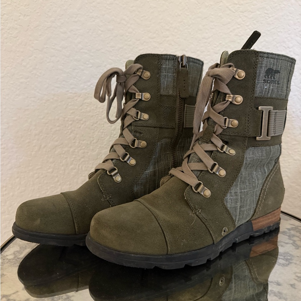 Sorel Olive Lace-Up Boots